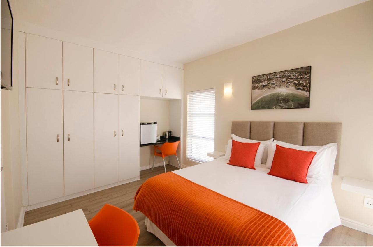 Small Bay Guest House Bloubergstrand Eksteriør billede