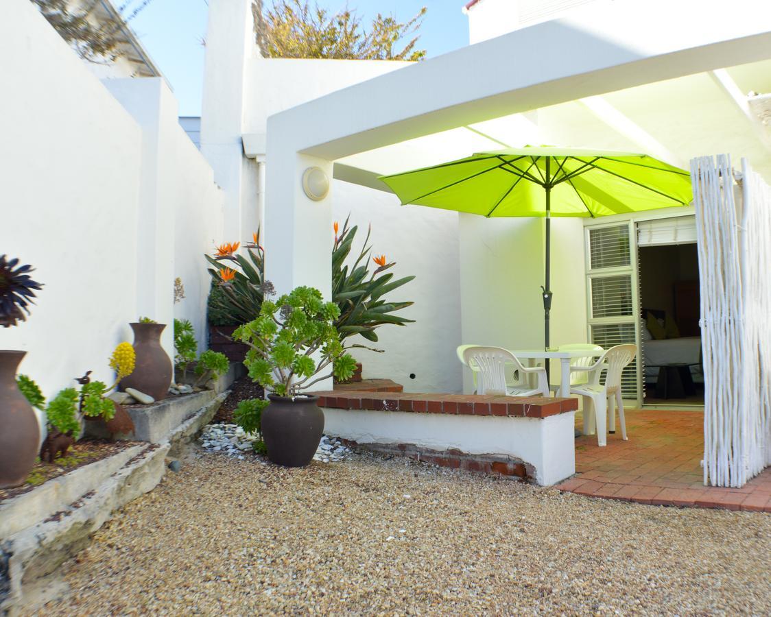 Small Bay Guest House Bloubergstrand Eksteriør billede
