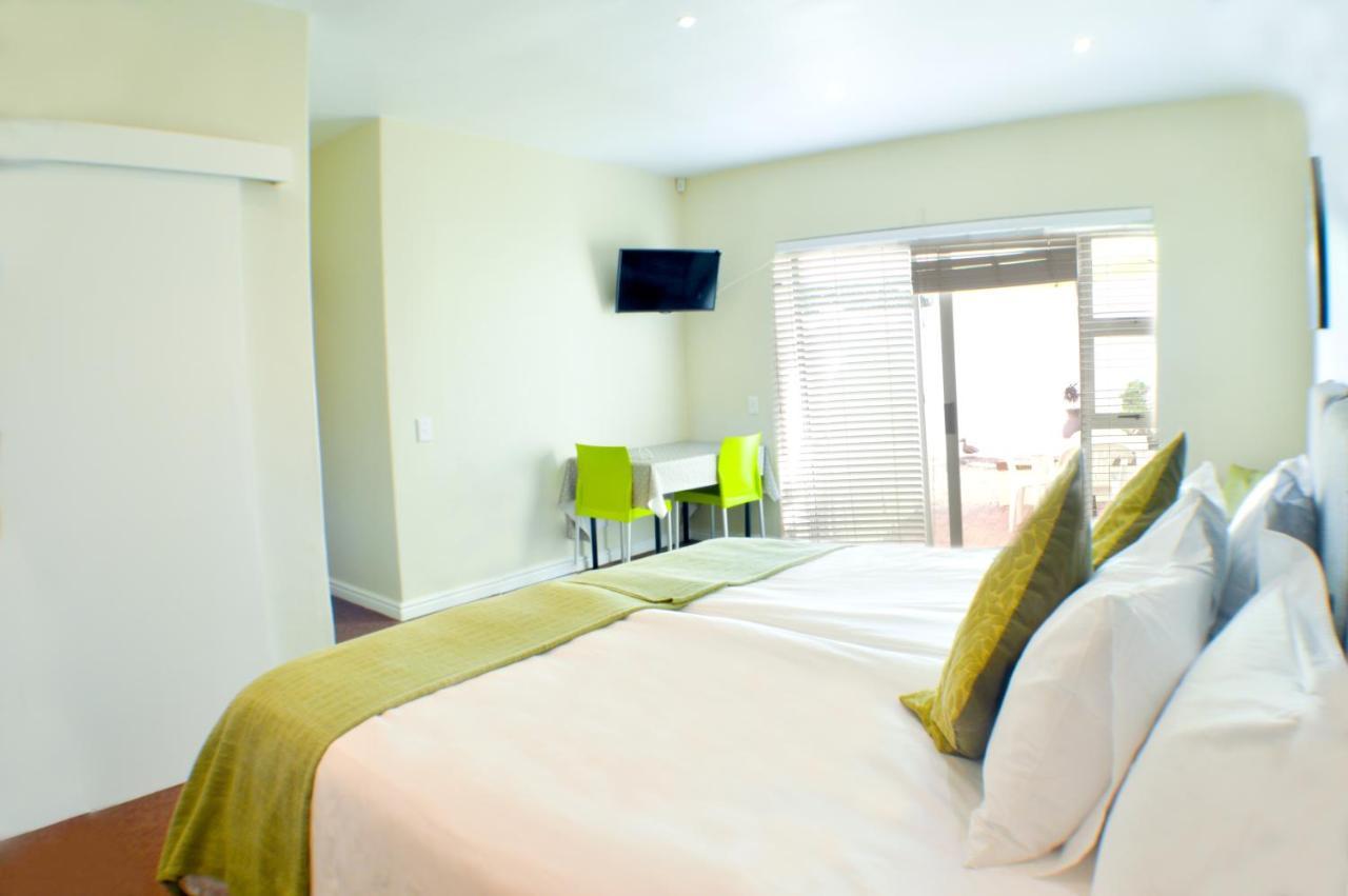 Small Bay Guest House Bloubergstrand Eksteriør billede